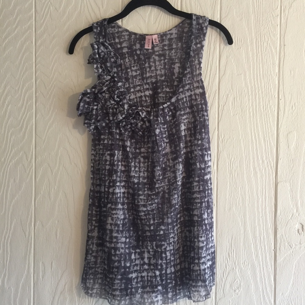 Sweet Pea White & Grey Print Sleeveless Top